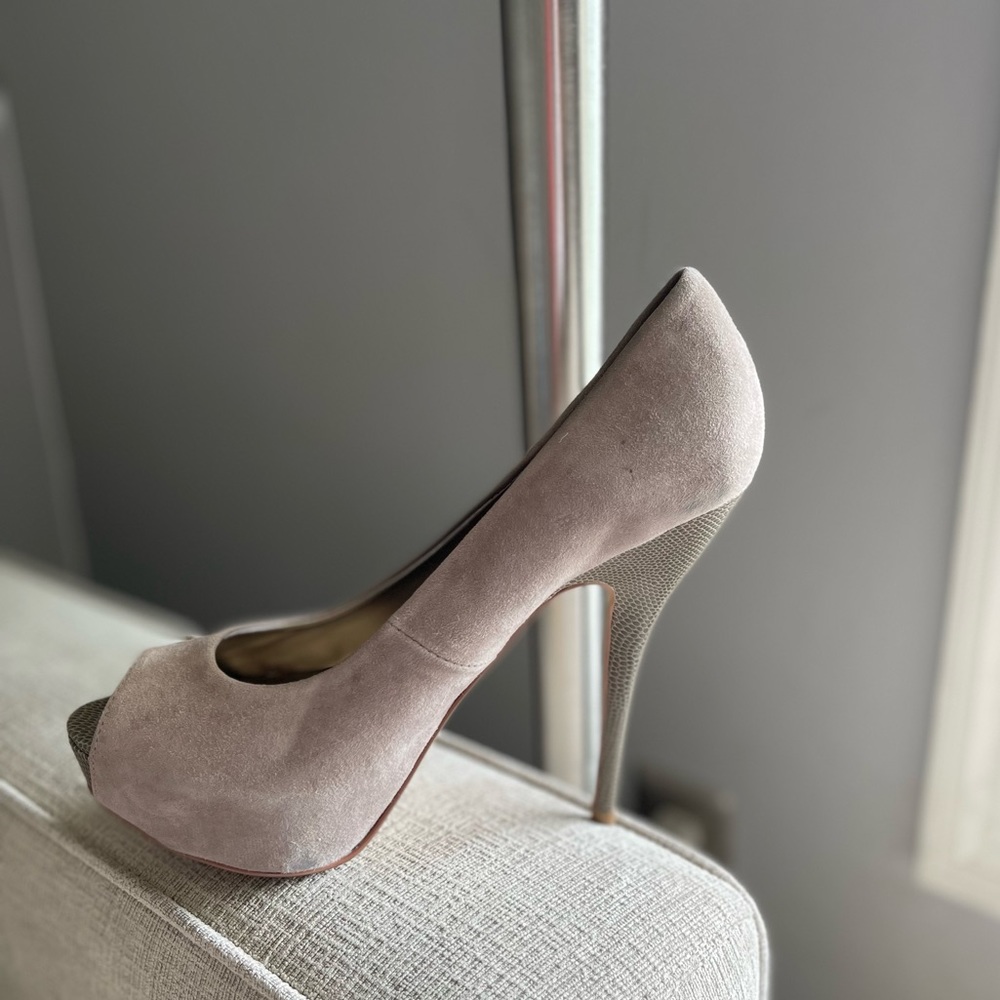 Steve Madden Peep Toe Suede Shoes Size 10M